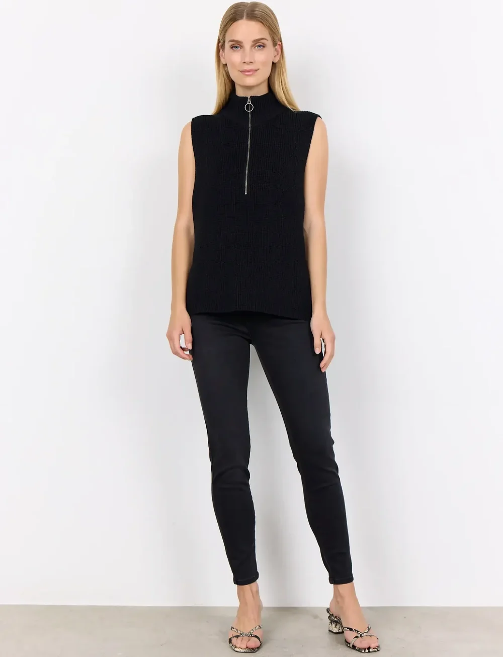 Soyaconcept - SC-JULIA - strikveste - black - 4