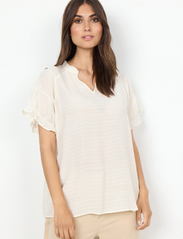 Soyaconcept - SC-CALYPSO - short-sleeved blouses - cream - 0