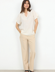 Soyaconcept - SC-CALYPSO - short-sleeved blouses - cream - 4