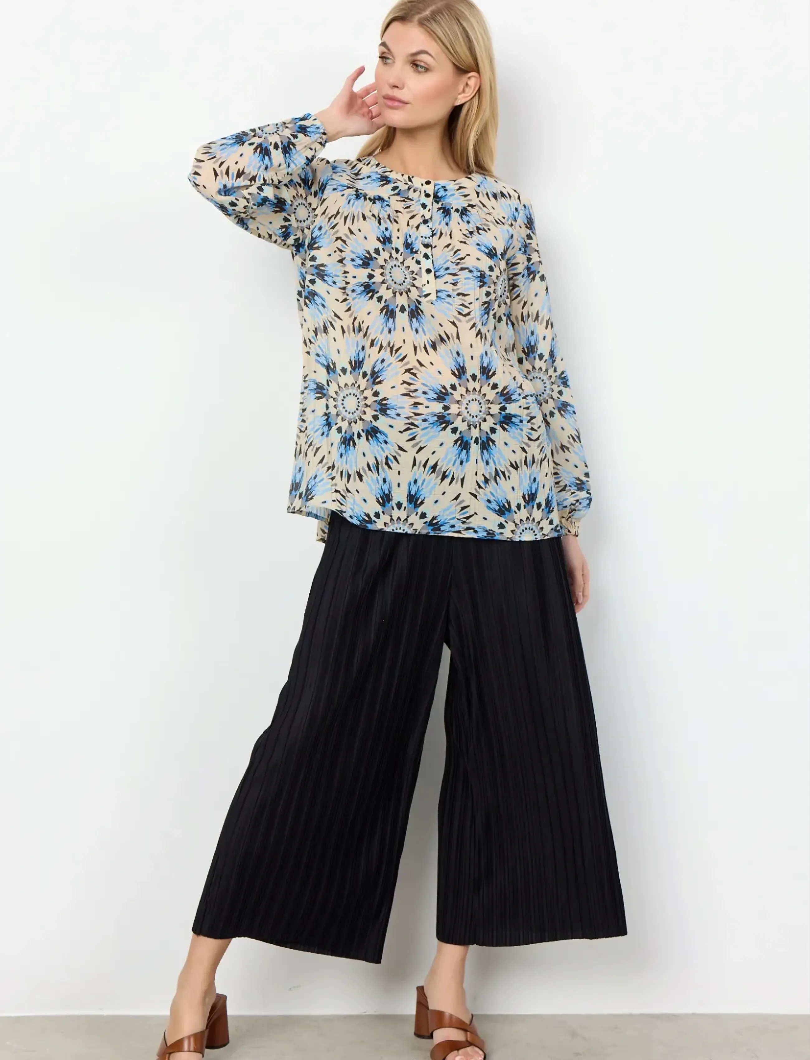 Soyaconcept - SC-MIRRA - langærmede bluser - bright blue combi - 4