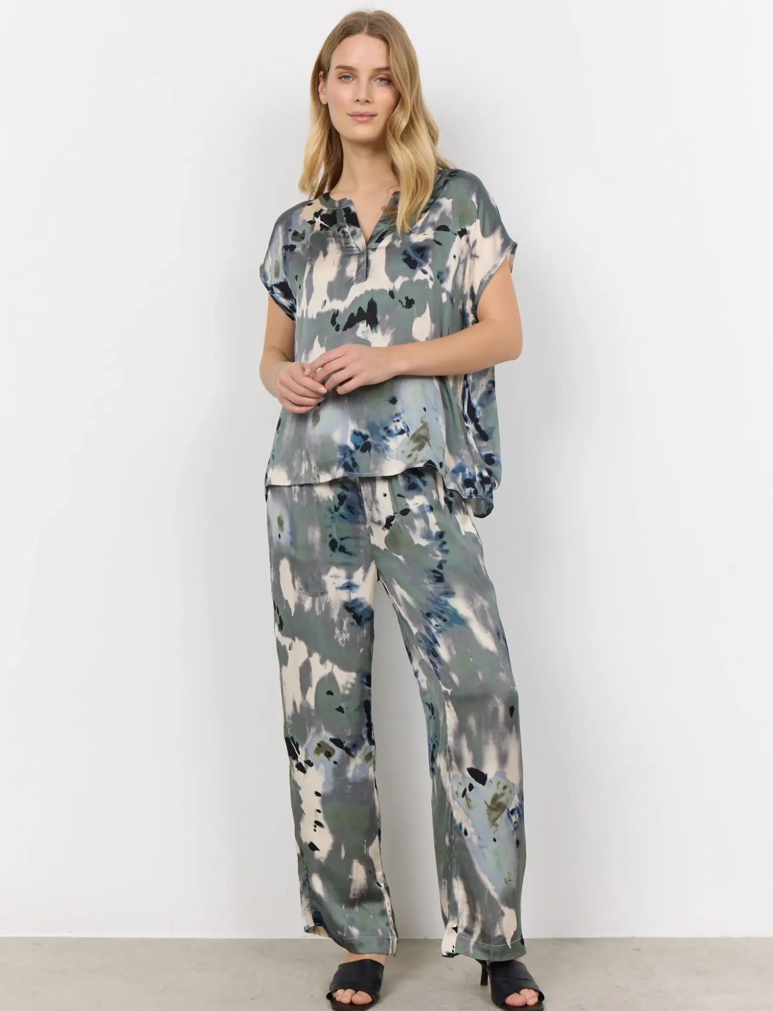 Soyaconcept - SC-DONA - kortärmade blusar - black combi - 4