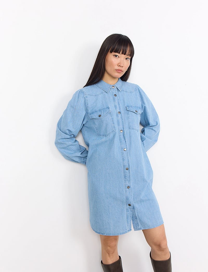 Soyaconcept - SC-FLORINA - jeansklänningar - light blue denim - 3