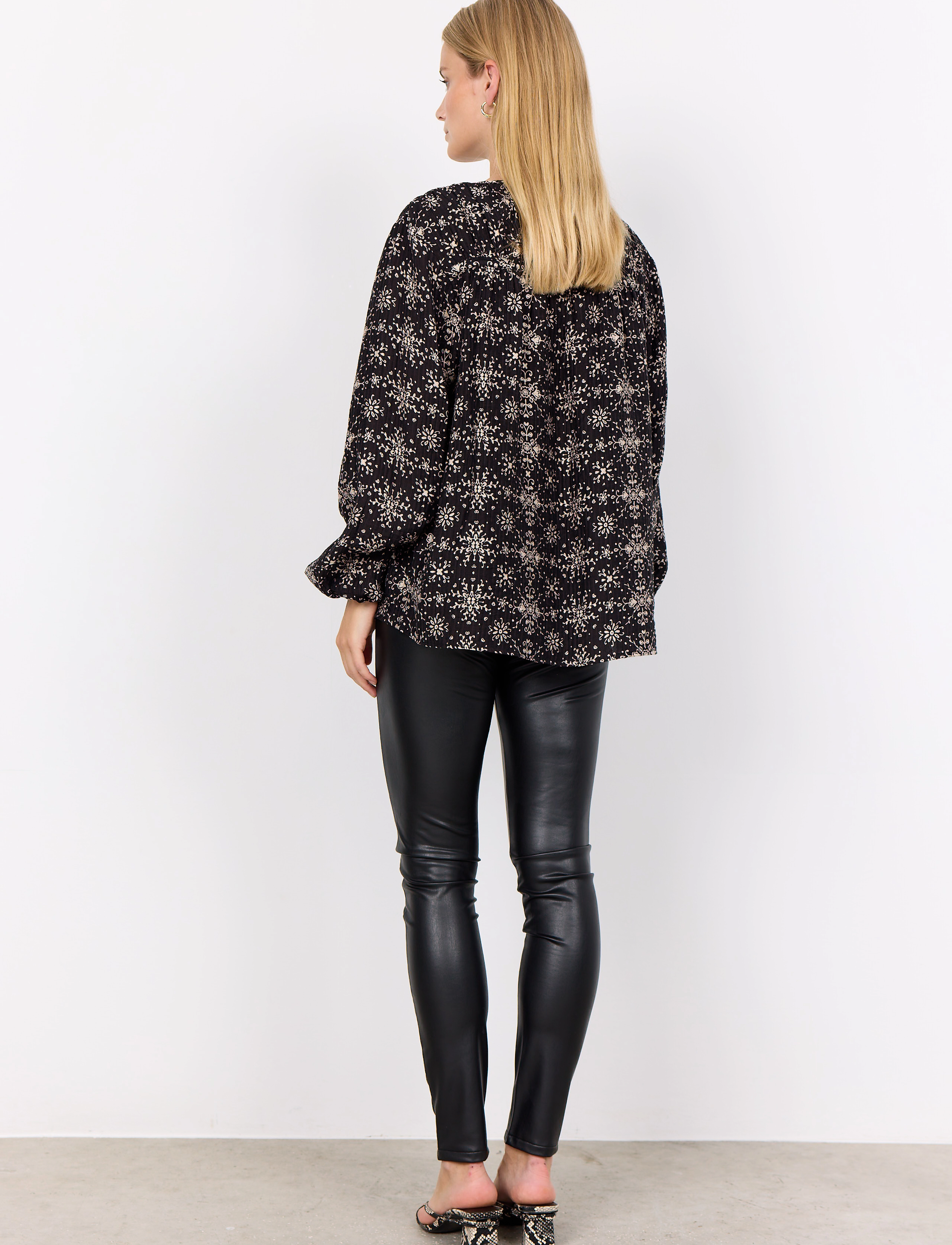 Soyaconcept - SC-IANE - long-sleeved blouses - black combi - 3