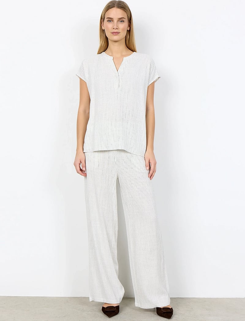 Soyaconcept - SC-CANNIE - kortærmede bluser - 1100 offwhite combi - 3