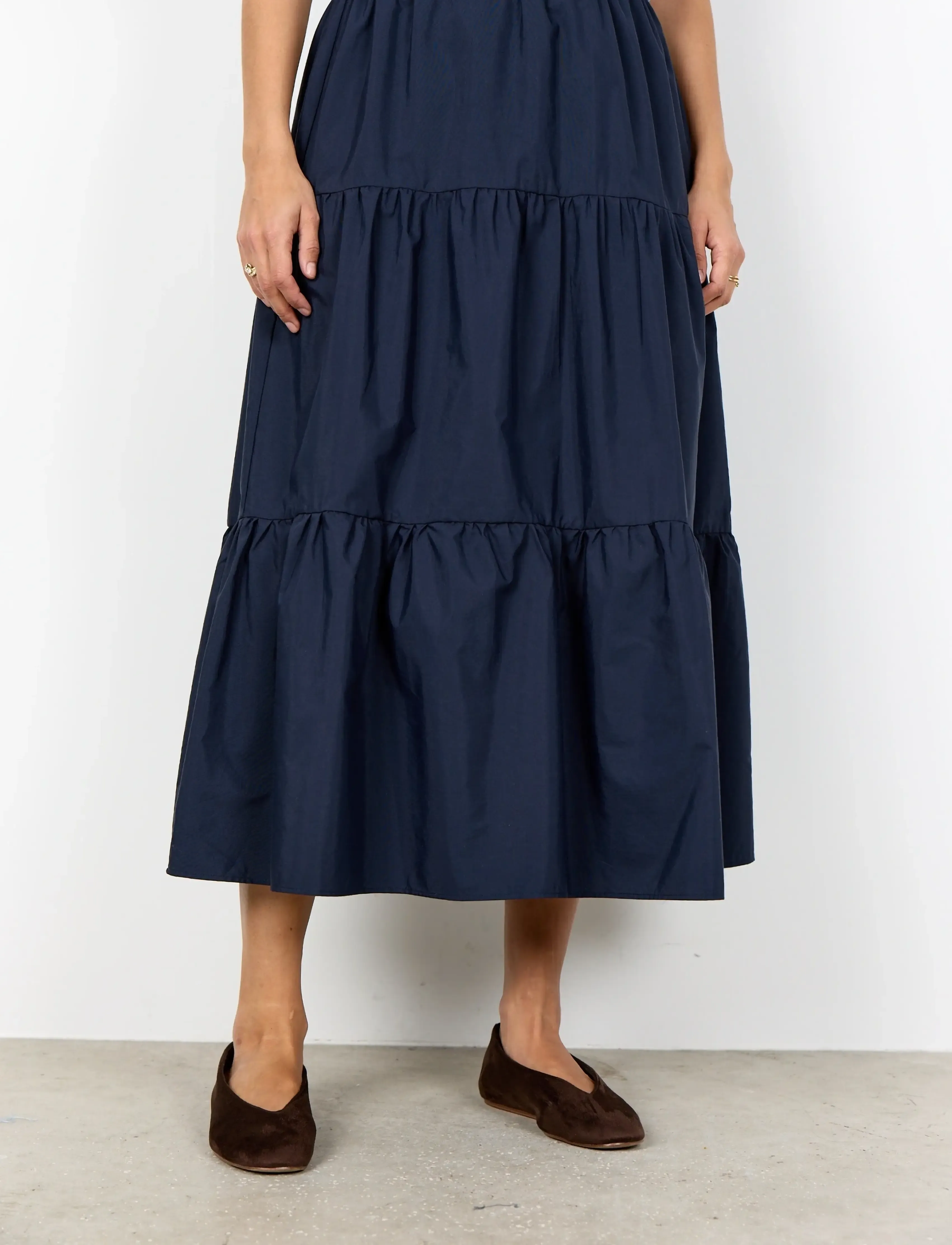 Soyaconcept - SC-NETTI - midi skirts - 6910 navy - 3