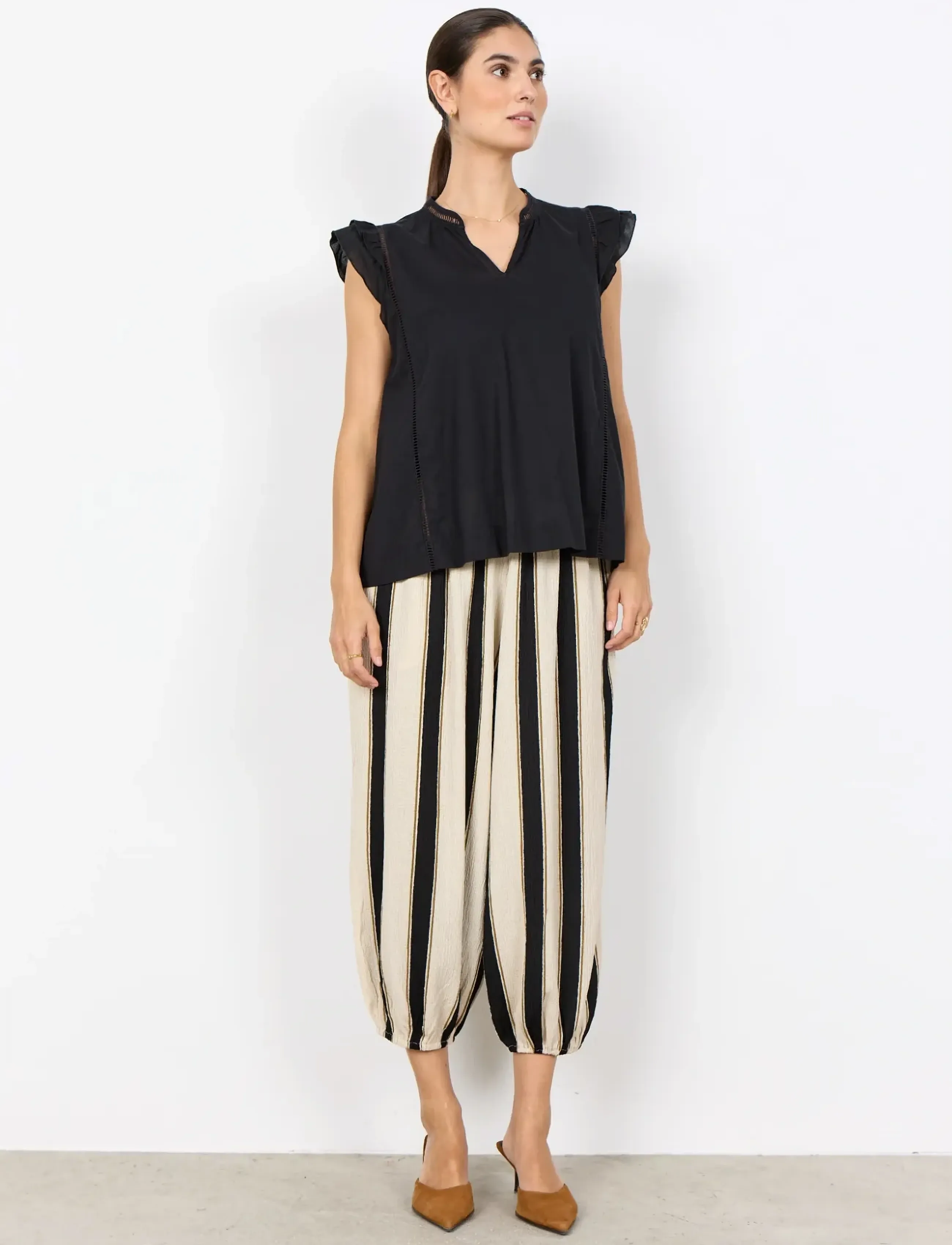 Soyaconcept - SC-CALISTE - varrukateta pluusid - 9999 black - 4