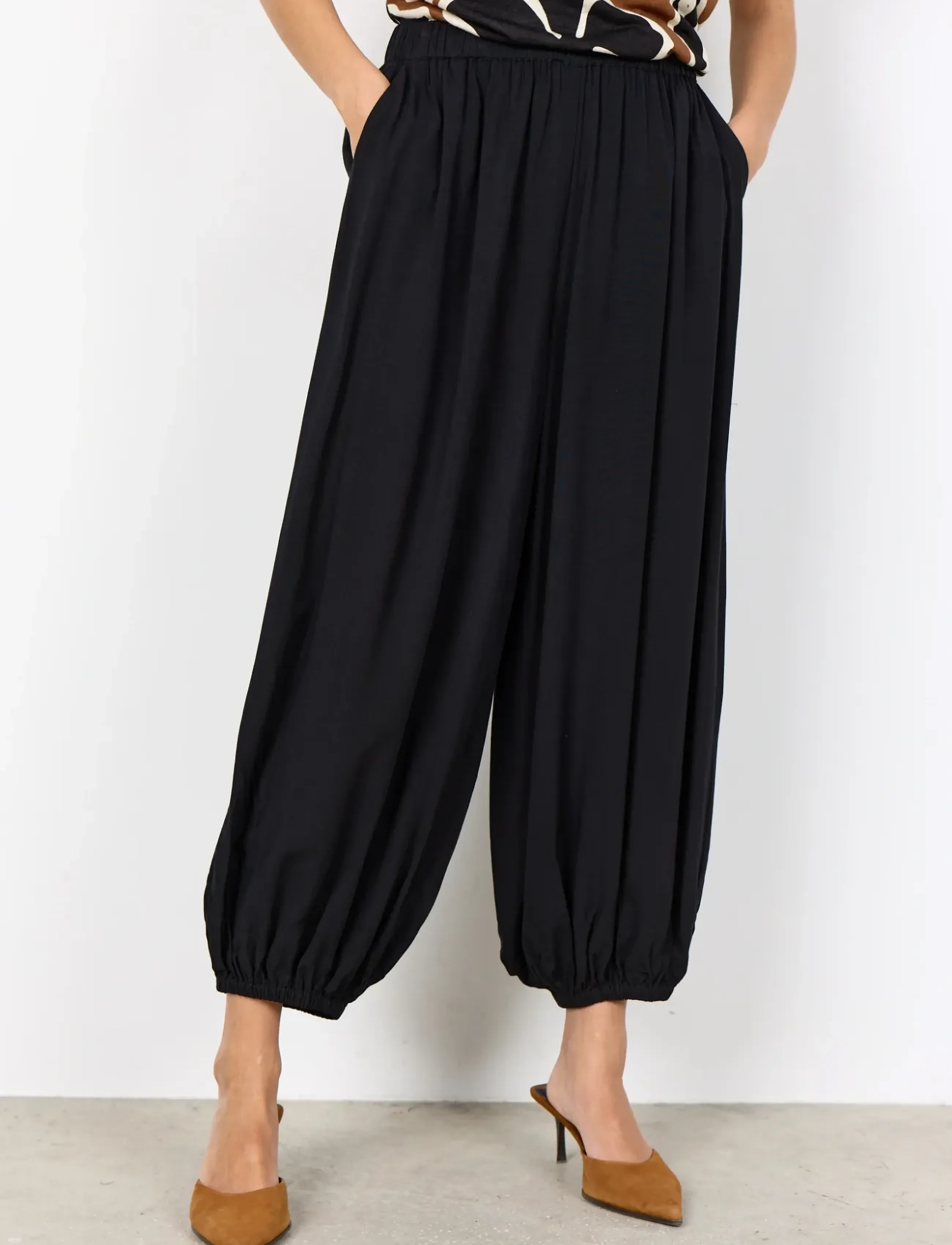 Soyaconcept - SC-RADIA - barrel trousers - 9999 black - 4