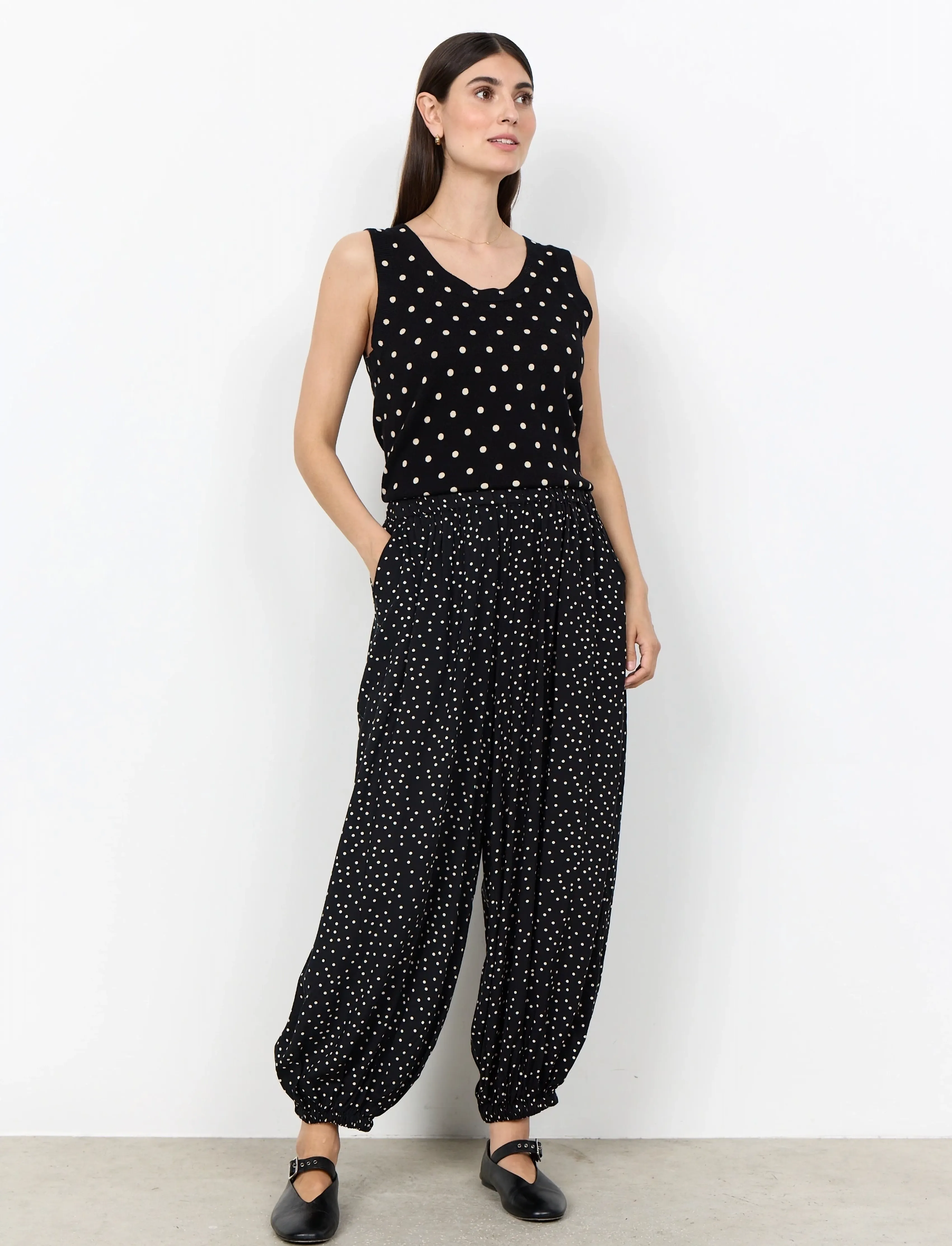 Soyaconcept - SC-GILDA - barrel trousers - 9999 black combi - 3