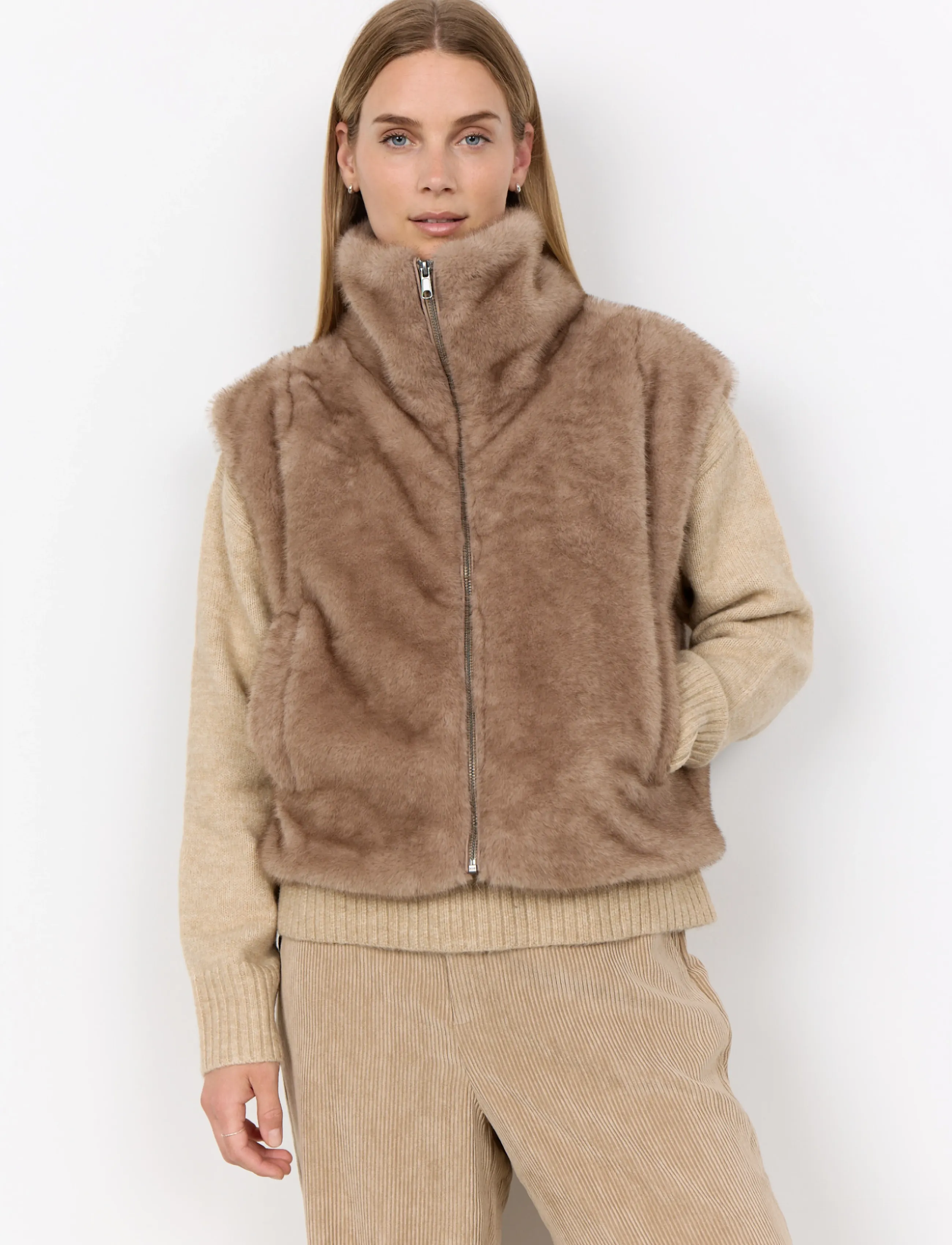 Soyaconcept - SC-HAYE - teddy-vestid - 8030 camel - 0