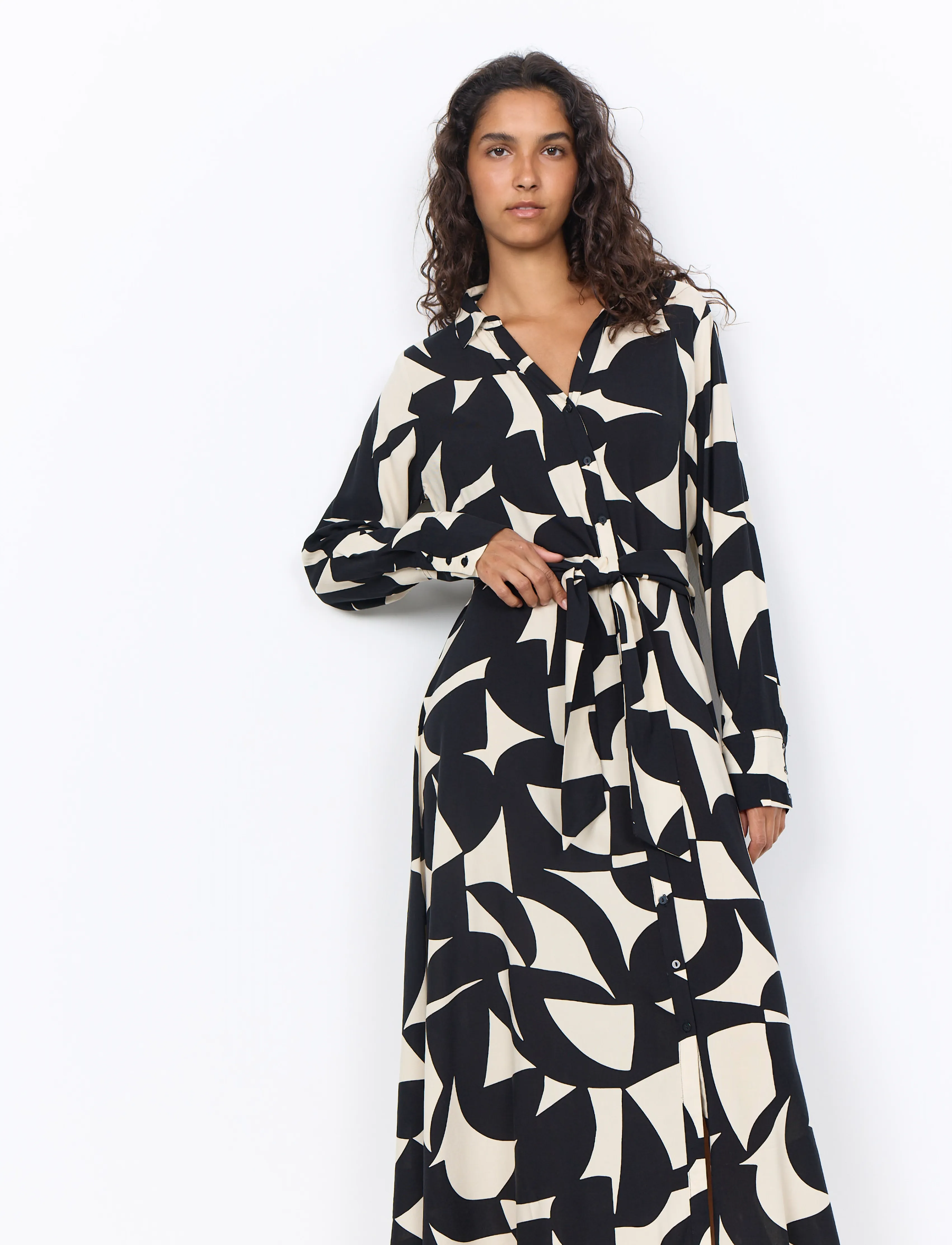 Soyaconcept SC-HANNI AOP - Shirt Dresses - 9999 BLACK COMBI / black