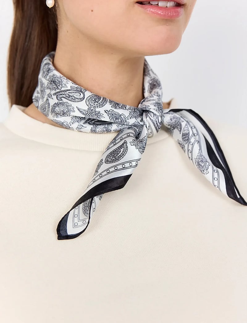 Soyaconcept - SC-BELLO - sjalar - 9999 black combi - 3