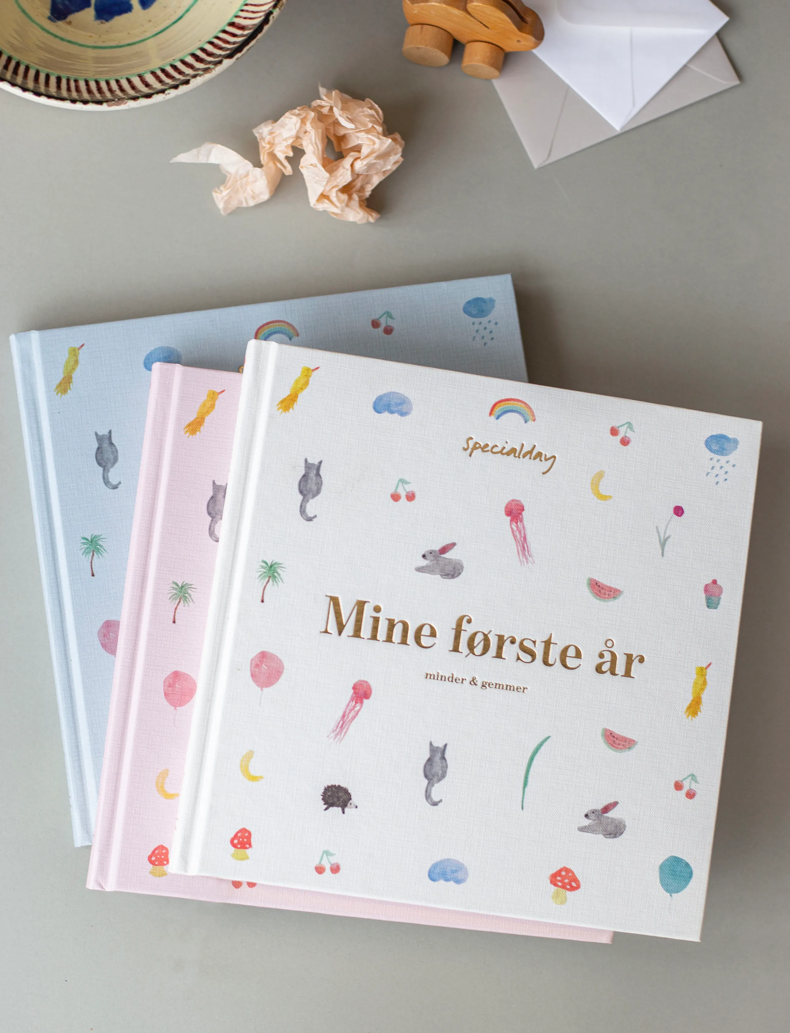 Specialday Barnets Bog Mine Første År Minder & Gemmer, DANISH, Baby Nursery, Creme - My First Year, Kinder