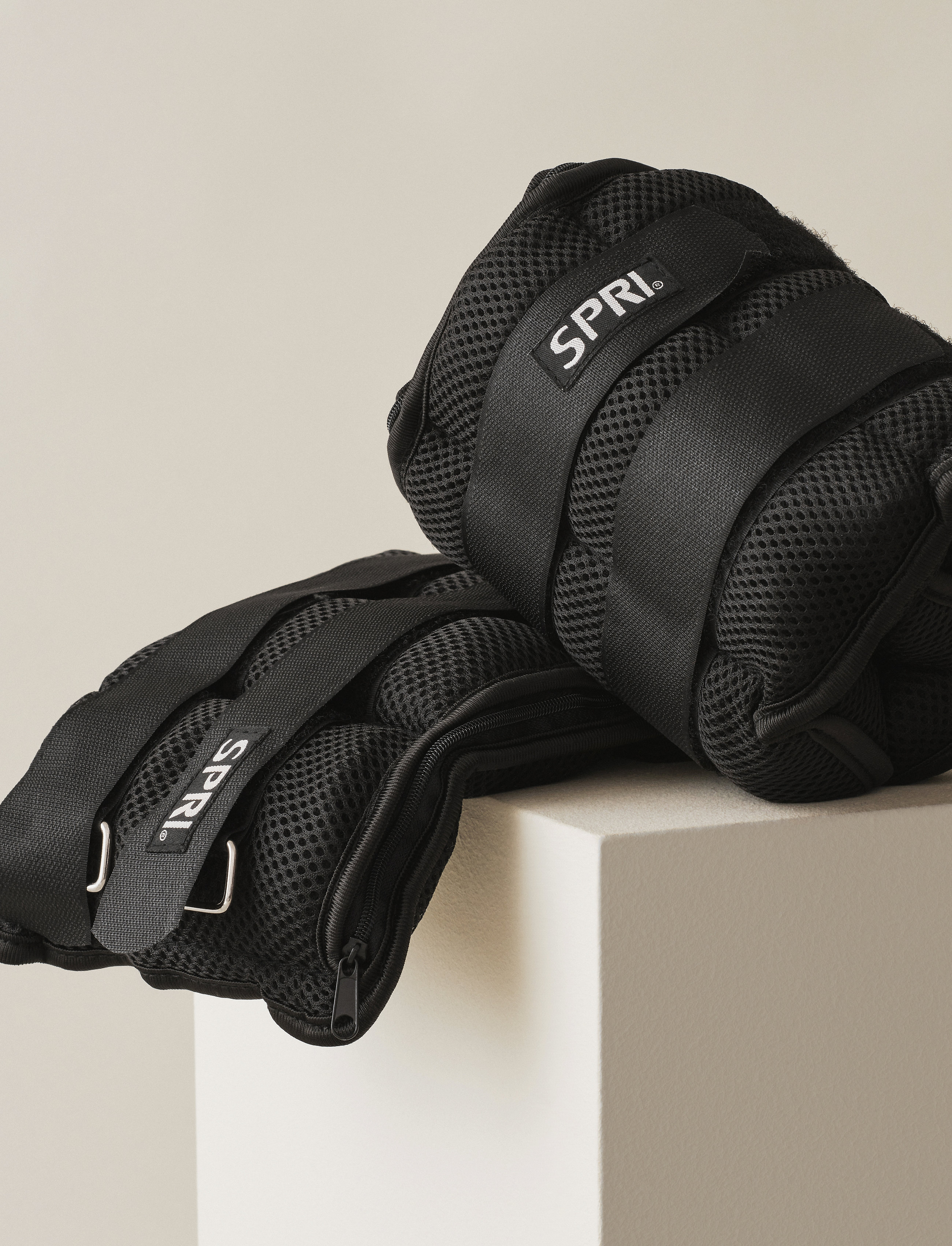 Spri - SPRI ADJUSTABLE ANKLE 20LB (2x10LB)/9KG (2x4,5KG) - black - 2
