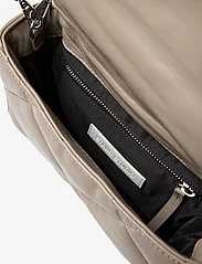 Stand Studio - Brynn Chain Bag - festkläder till outletpriser - sandstone beige/silver - 3