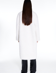 Stand Studio - Genevieve Coat - fake fur jakker - off white - 3