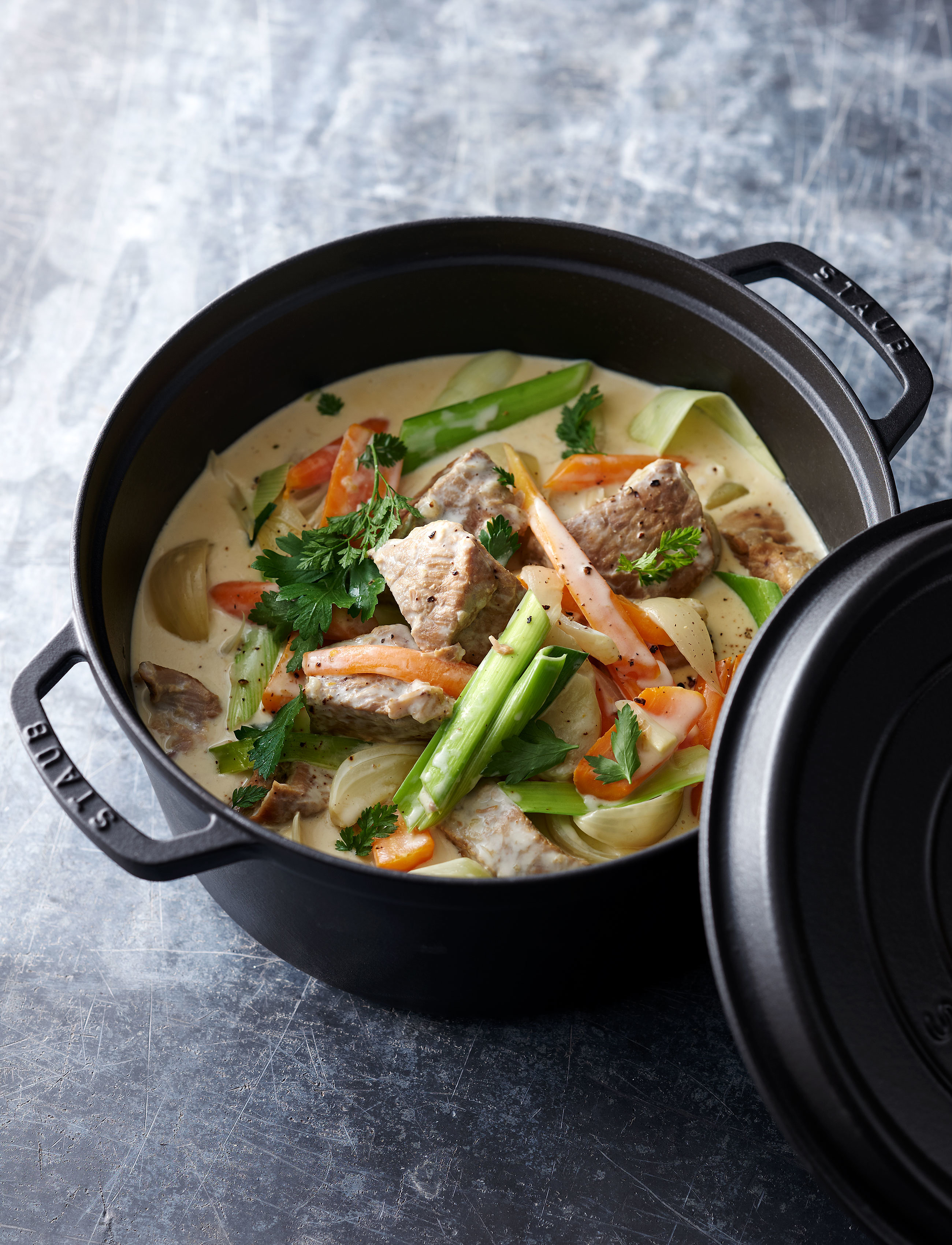 STAUB La Cocotte – Rund Gryde, 6.7L, Black, Gryder & Pander > Bradepander, Unisex