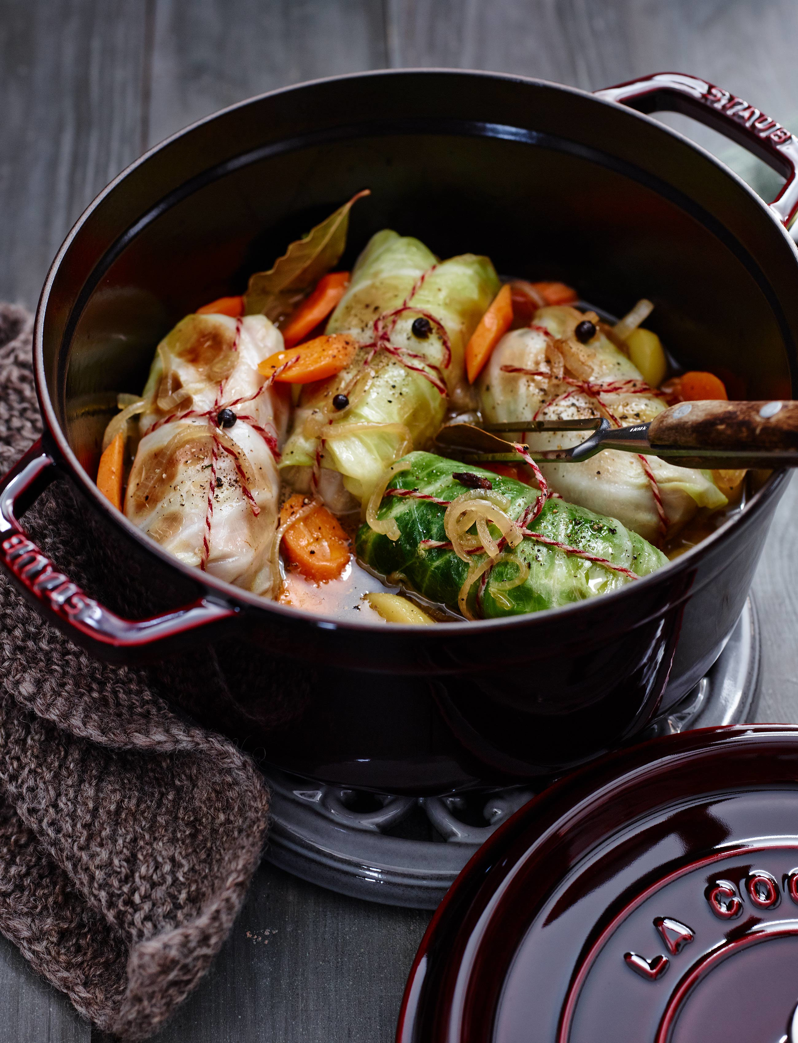 STAUB - La Cocotte - Round cast iron, 3 layer enamel - støbejernsgryde - grenadine - 4
