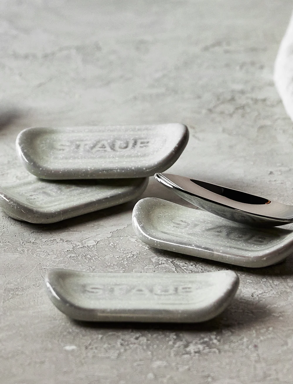 STAUB - Staub, Cutlery rest set 4 -p, white truffle - eßstäbchen - grey - 4
