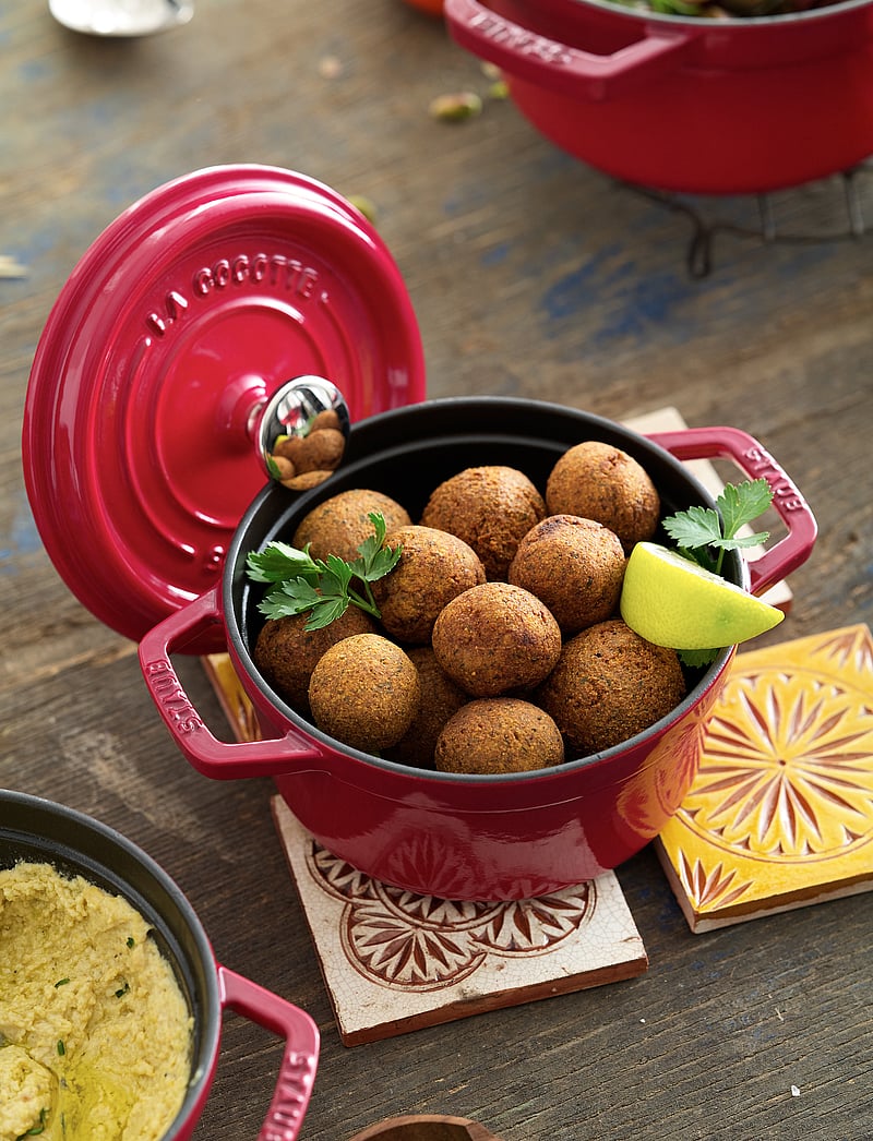 STAUB - La Cocotte - Round cast iron - home - red - 2