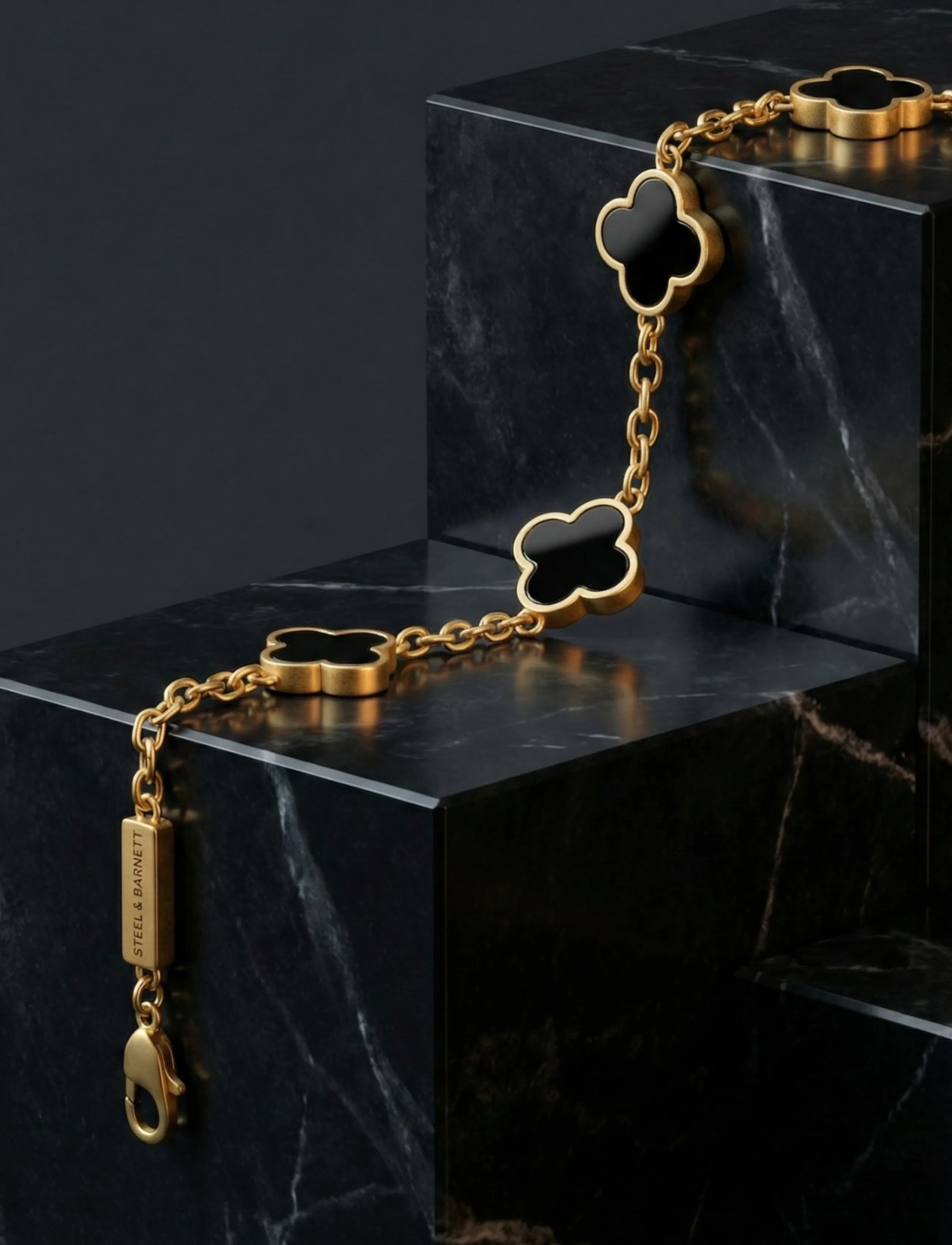 Steel & Barnett - Clover Bracelet - armbänder - gold - 3