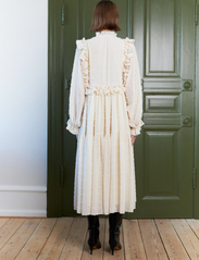 Stella Nova - Midi dress with flounce at chest - midi kjoler - vanilla - 3