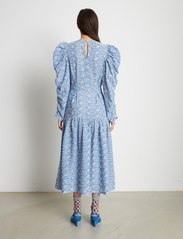 Stella Nova - Patti - marškinių tipo suknelės - light blue - 3