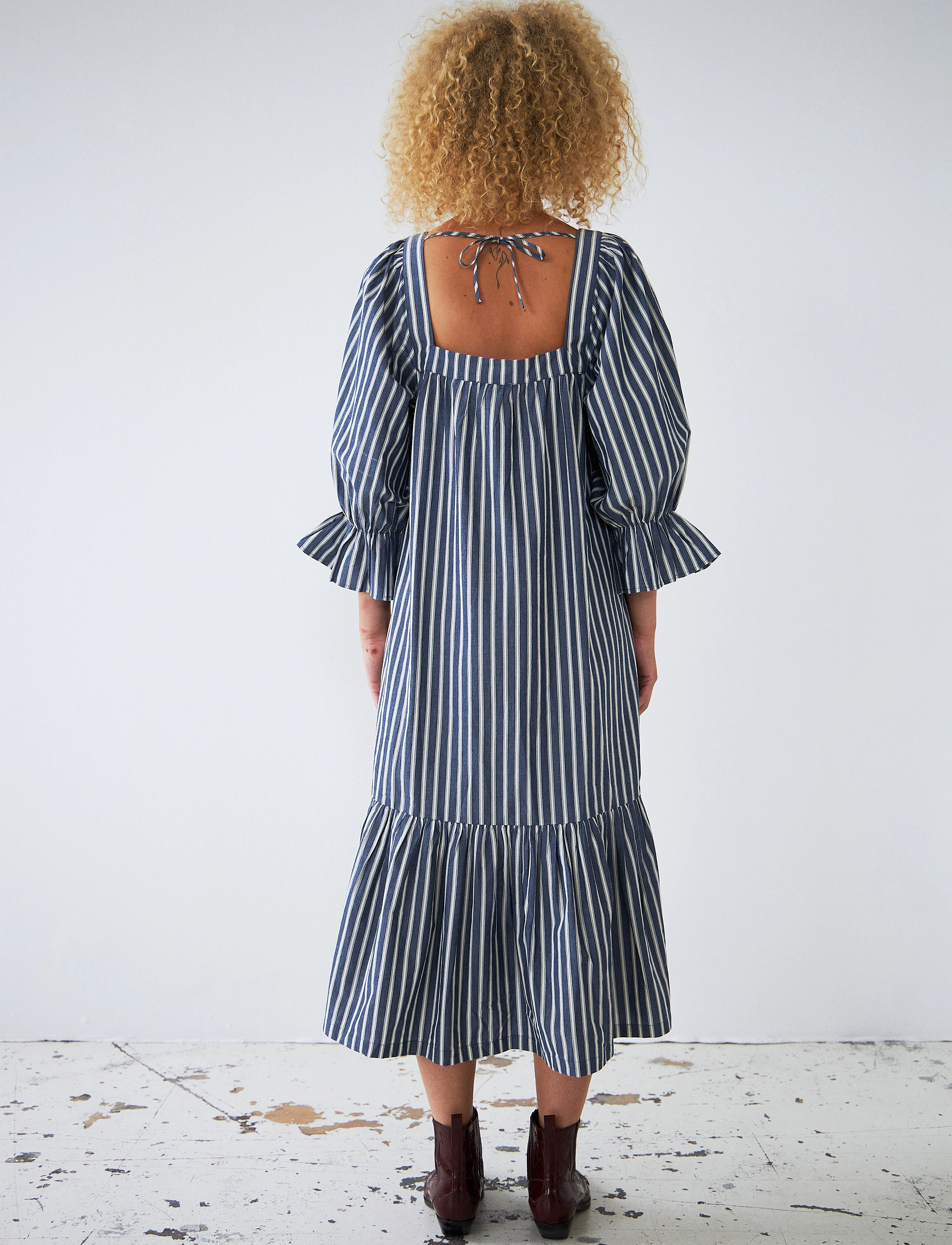 Stella Nova - Striped midi dress - midi kjoler - blue stripes - 3