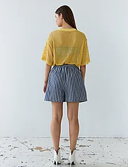 Stella Nova - Striped shorts - casual shorts - blue stripes - 3