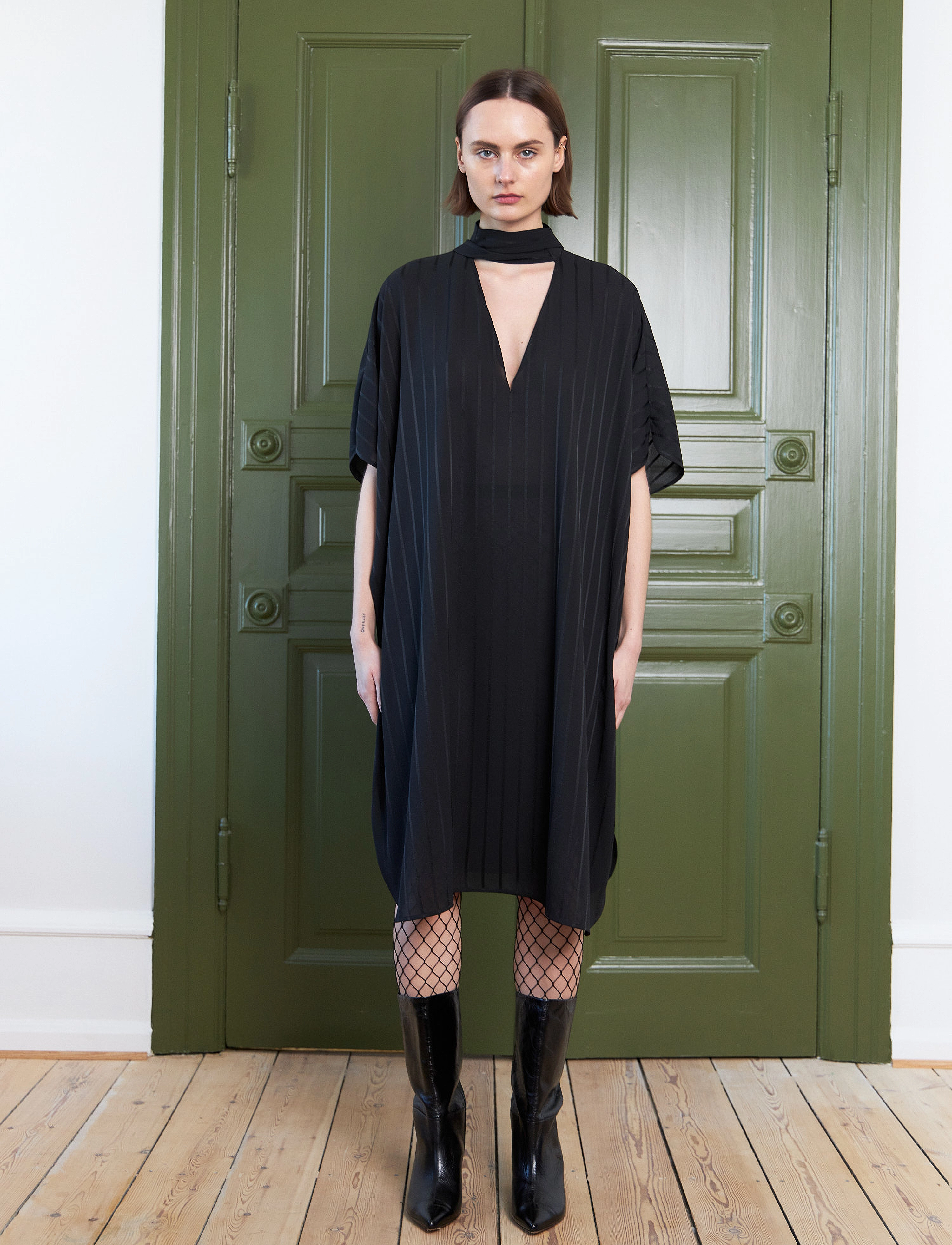 Stella Nova Midi Dress With Neck Tie Band, 34, Designer, Schwarz - Knee-length & Midi, Frauen
