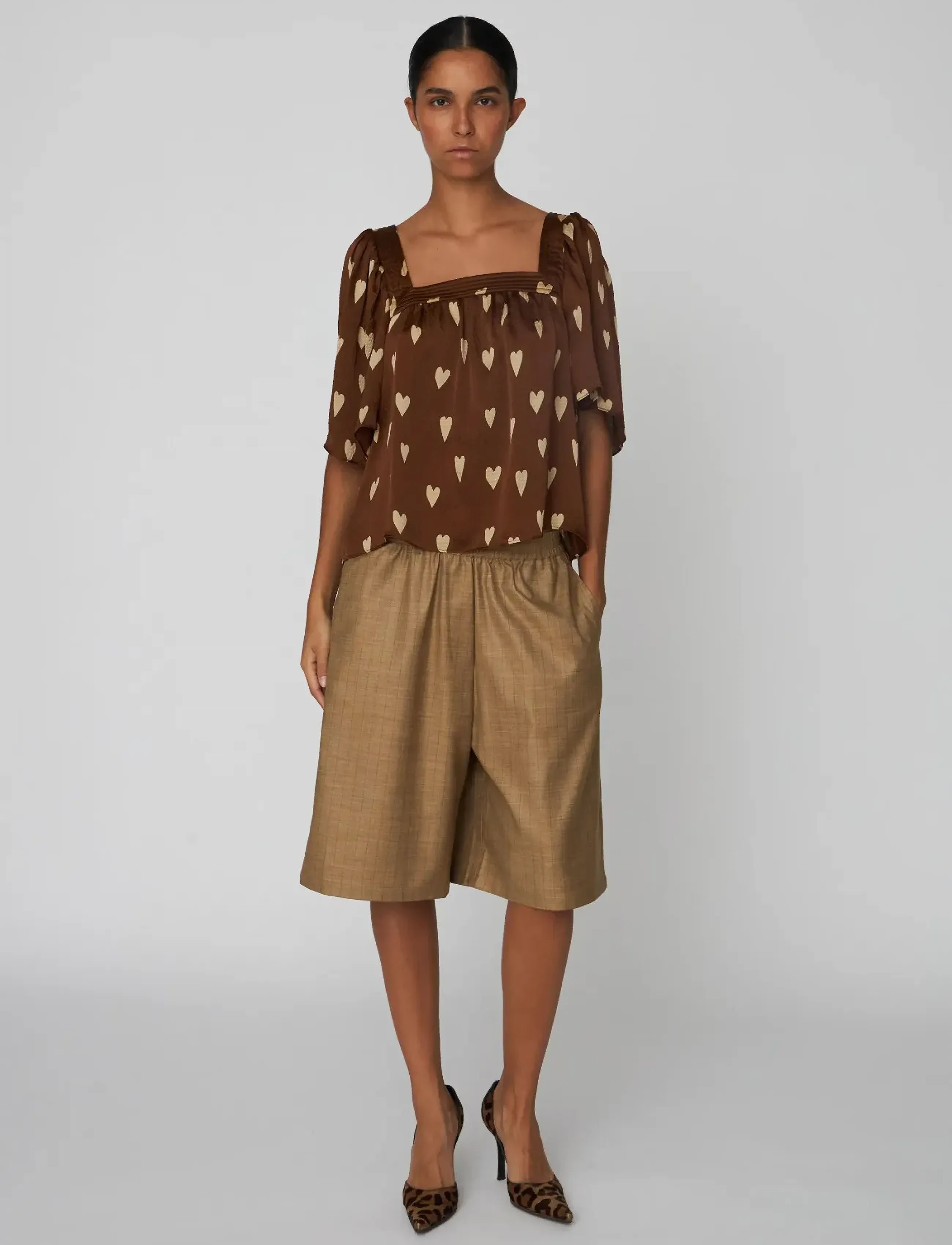 Stella Nova Heart Printed Silk Top - Blusen - HEARTS / brown