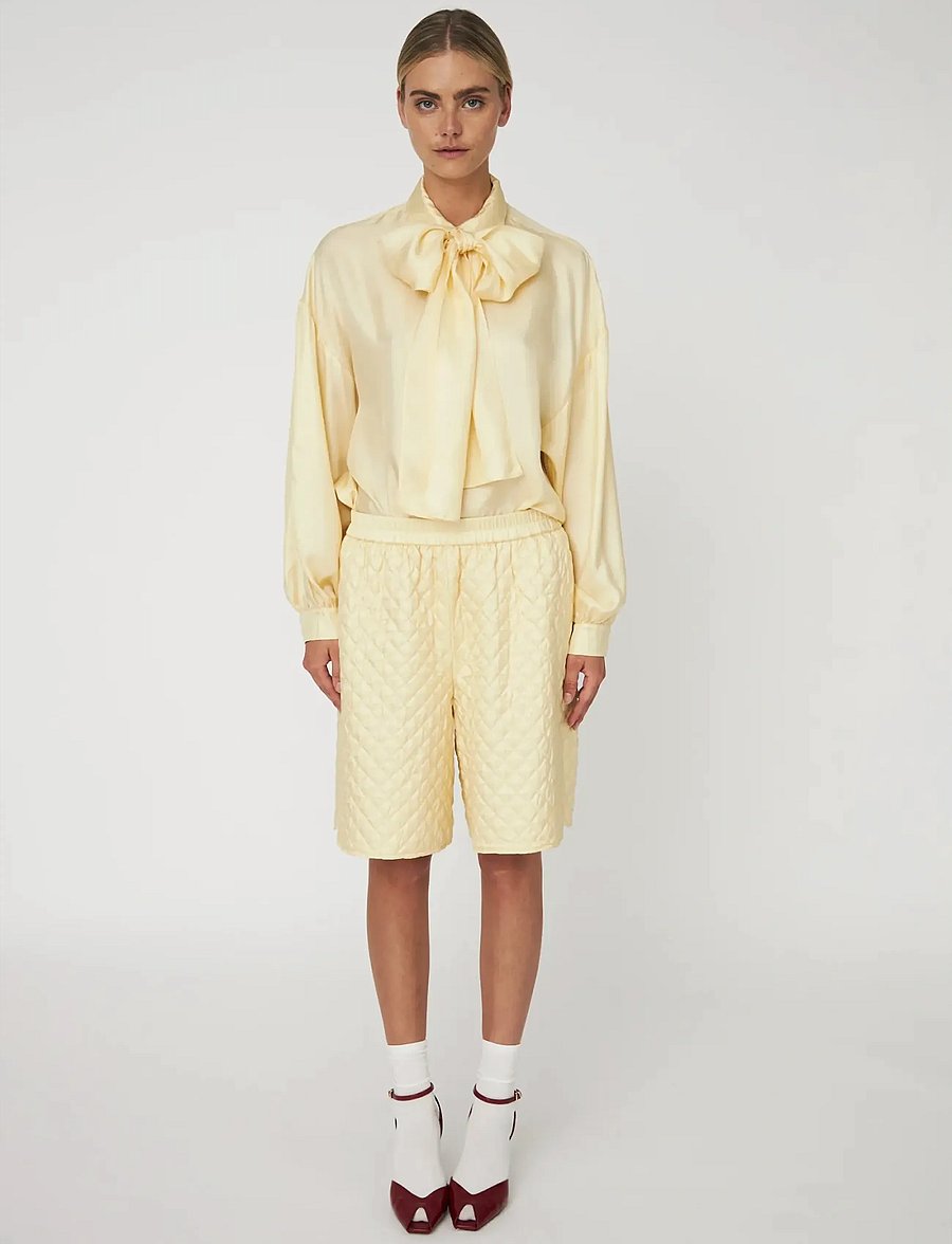Stella Nova - Quilted Silk Shorts - freizeitshorts - 133 soft yellow - 0