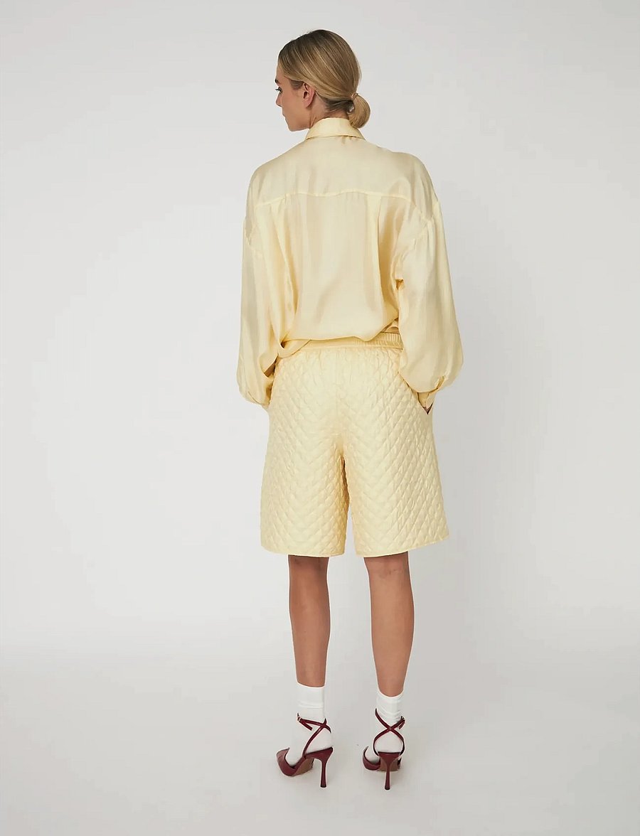 Stella Nova - Quilted Silk Shorts - freizeitshorts - 133 soft yellow - 3