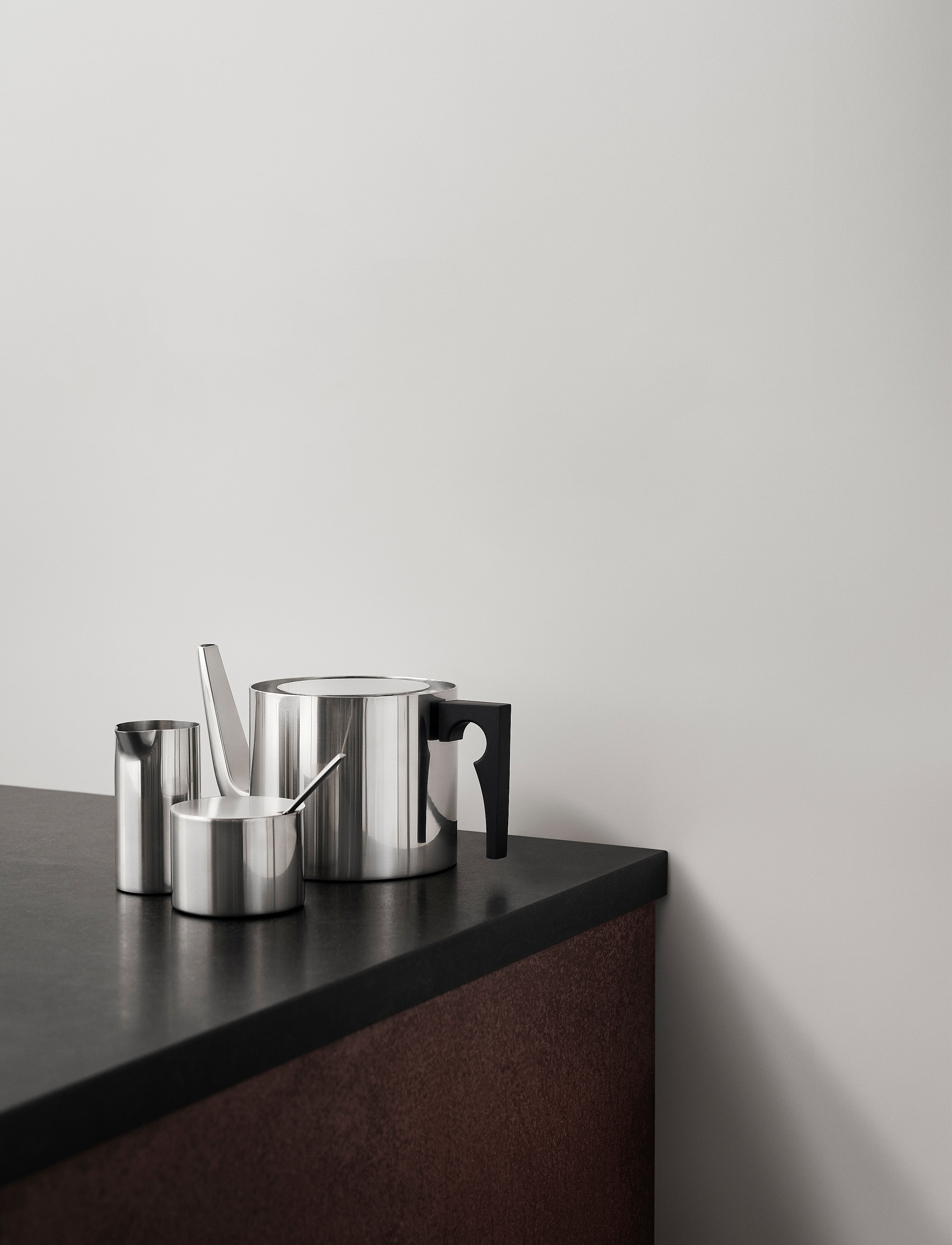 Stelton - Arne Jacobsen tekande 1.25 l. steel - steel - 1