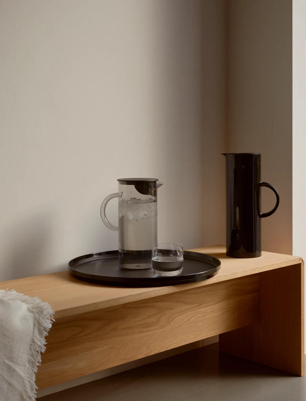 Stelton - EM serving tray Ø 40 cm black - osta hinna alusel - black - 1