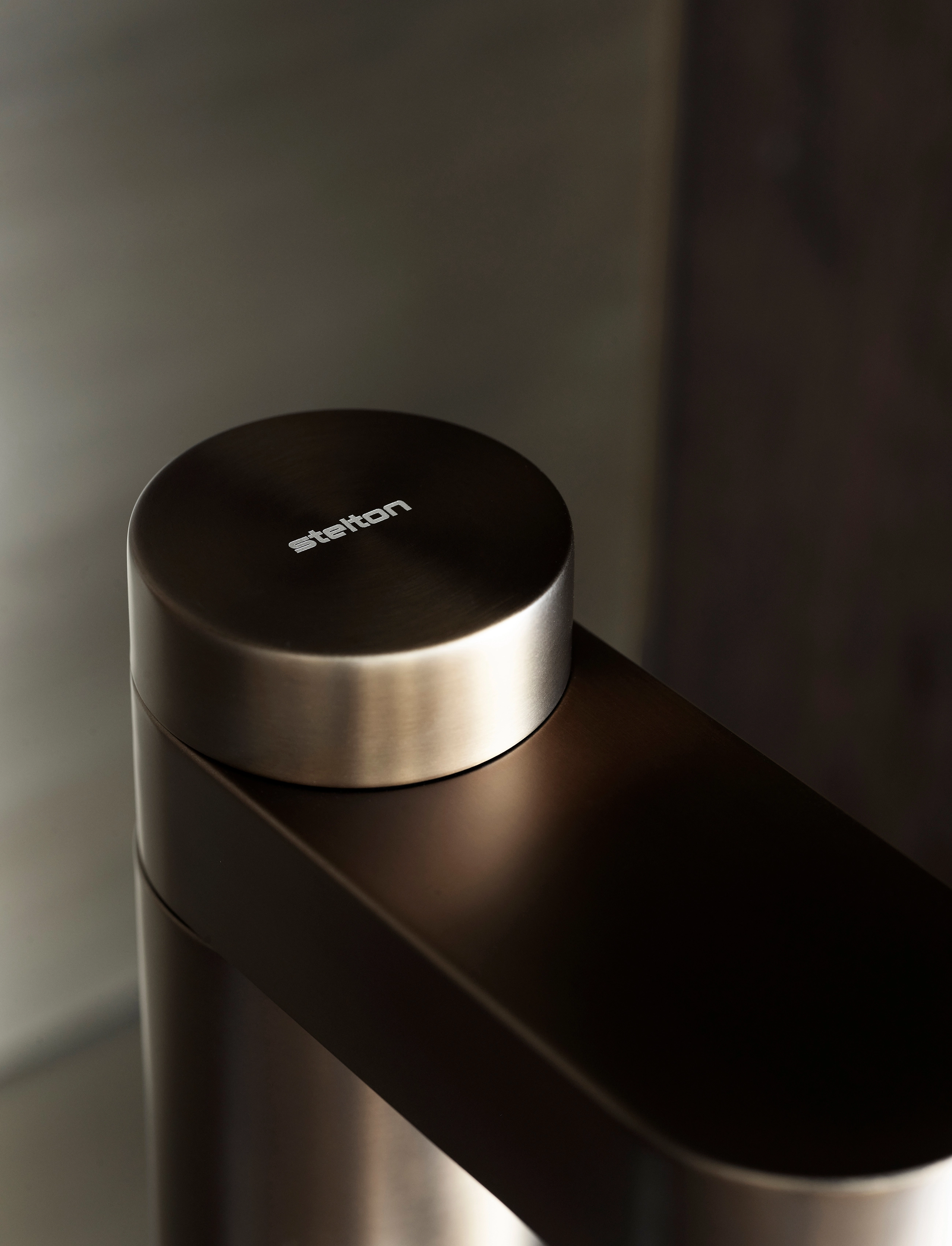Stelton - Brus kulsyremaskine - sodavandsmaskiner - dark brown metallic - 5