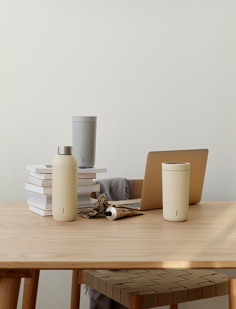Stelton - Keep Cool vacuum insulated bottle 0.6 l. mellow yellow - mellow yellow - 1