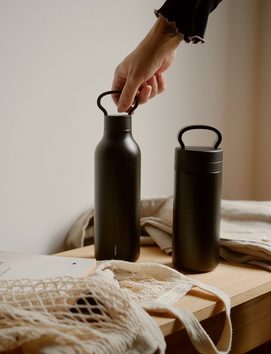 Stelton - Tabi vacuum insulated bottle 0.55 l. black - thermosflaschen - black - 0