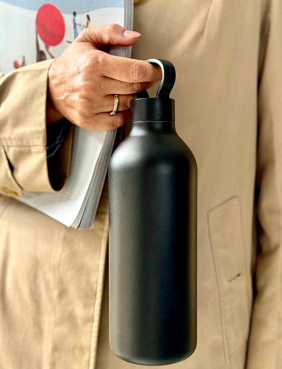 Stelton - Stelton Tabi vacuum insulated bottle - zubehör für wasserflaschen - black - 0