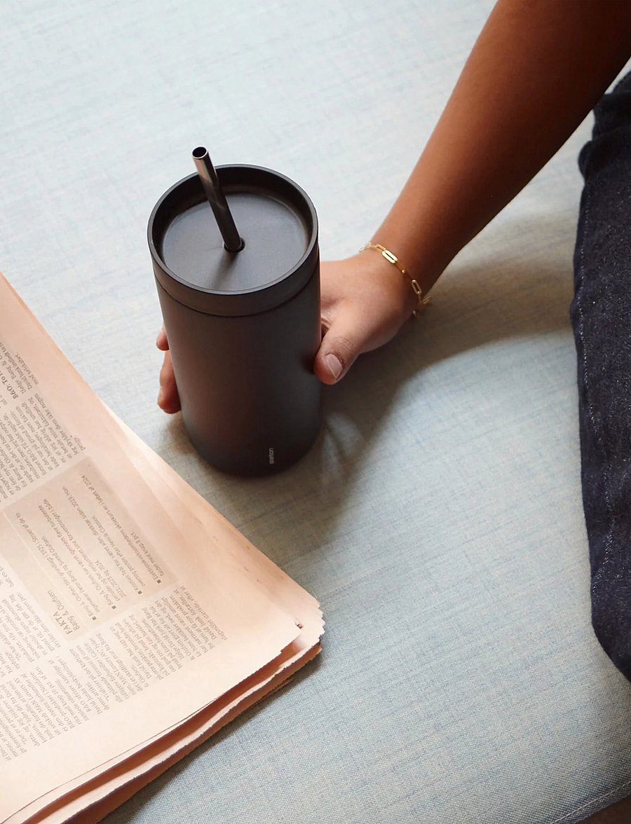 Stelton - Stelton To Go Sip vacuum insulated cup with straw 0.4 l. soft black - termostassid - soft black - 0