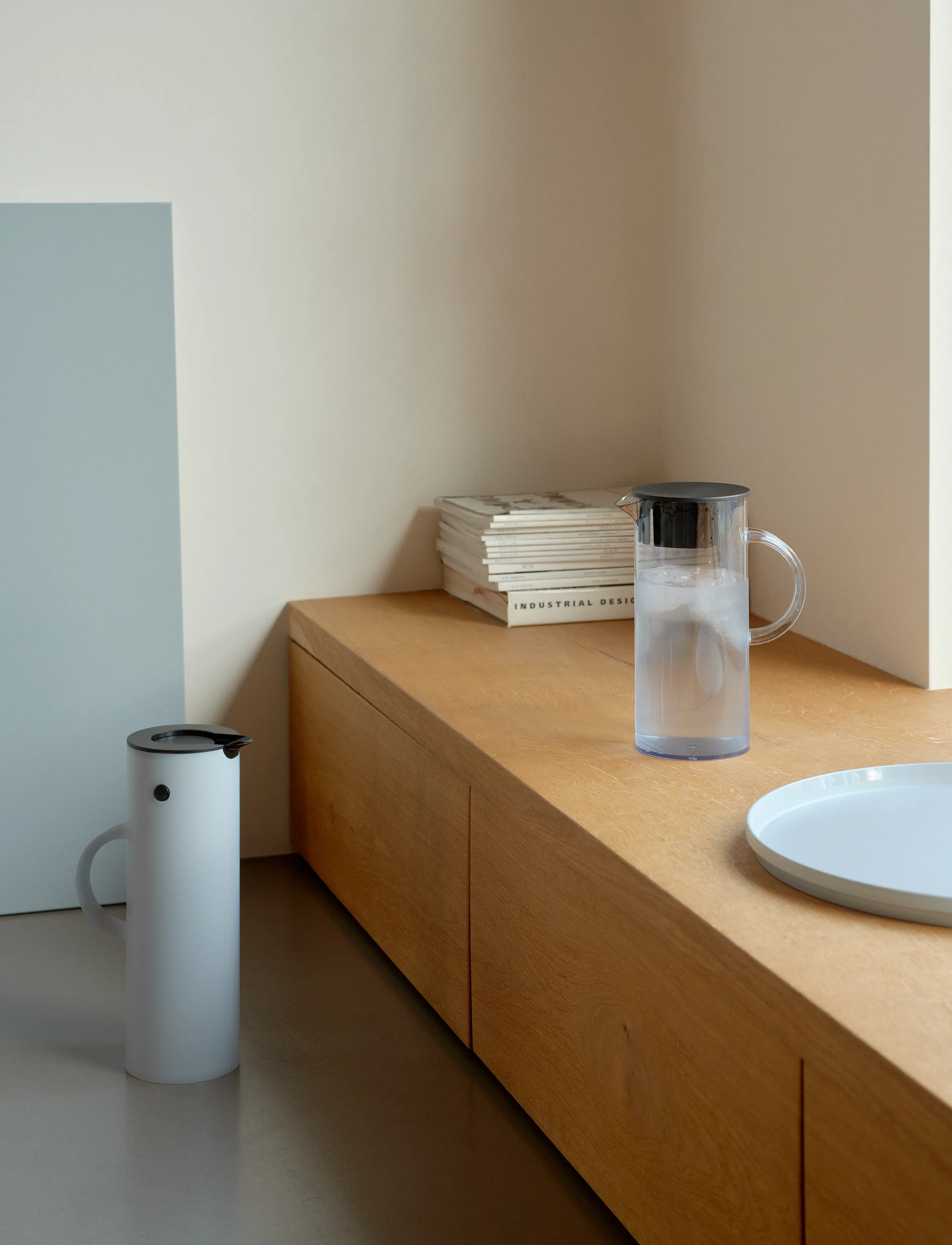 Stelton - EM77 termoskanna 1 l. soft cloud - termoskannor - soft cloud - 2
