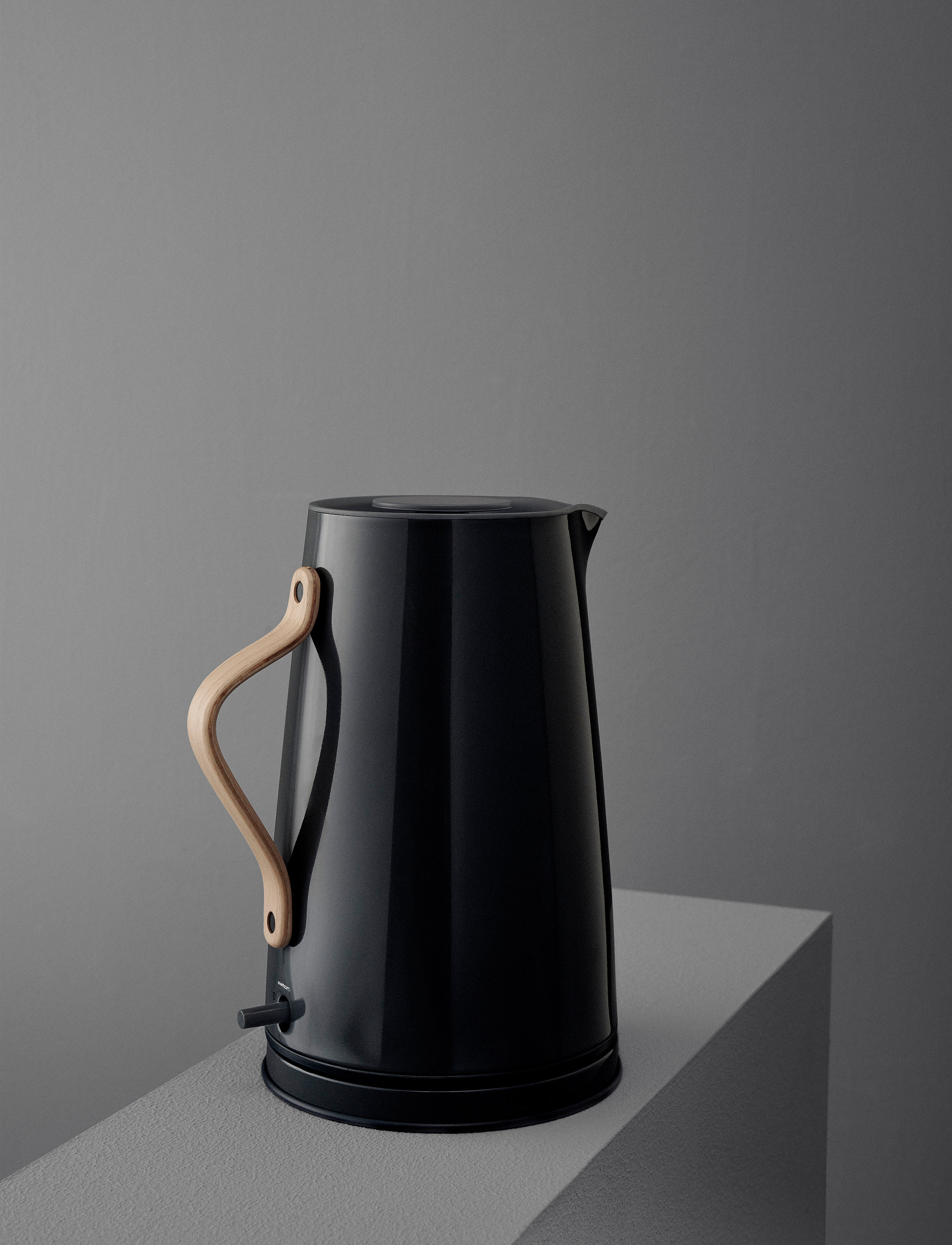 Stelton Emma Elkedel (Eu) 1.2 L. Black, 1.2L, Black, Køkkenmaskiner > Kedler Og Vandkogere, Unisex