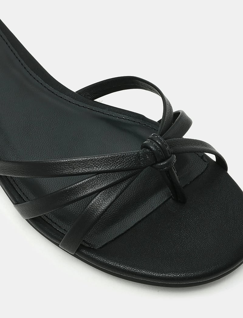 Steve Madden - Calissi - flade sandaler - black leather - 4