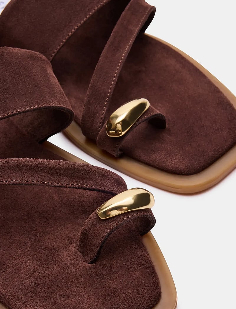Steve Madden - Ellaina - flat sandals - brown suede - 4