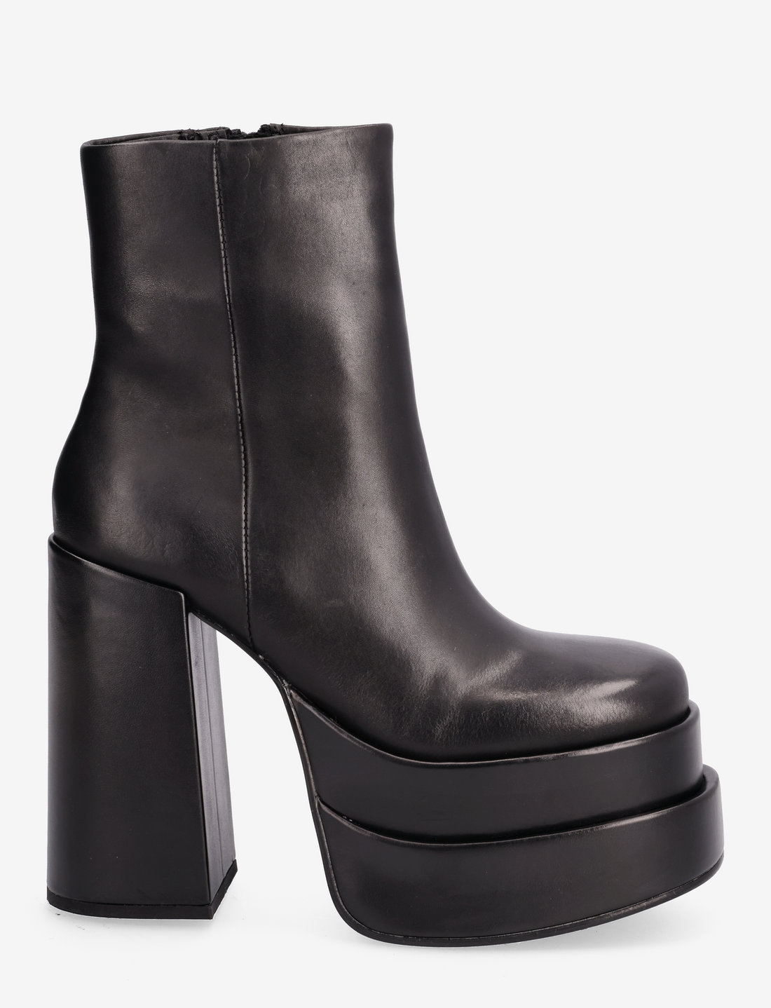 Black leather steve madden boots on sale