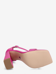 Steve Madden - Airy Sandal - party wear at outlet prices - magenta leather - 4