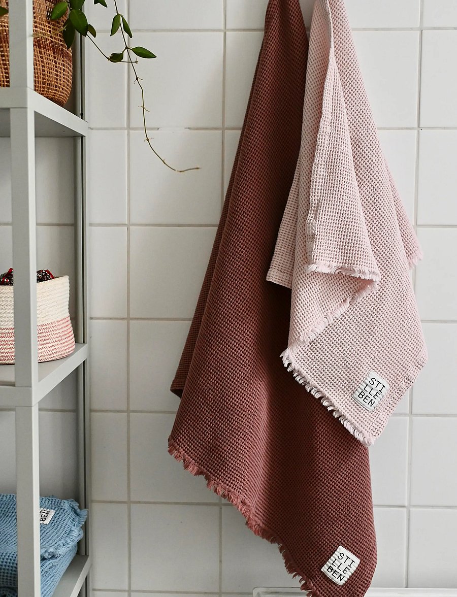 Stilleben - Bath towel - badetücher - chalk pink - 0