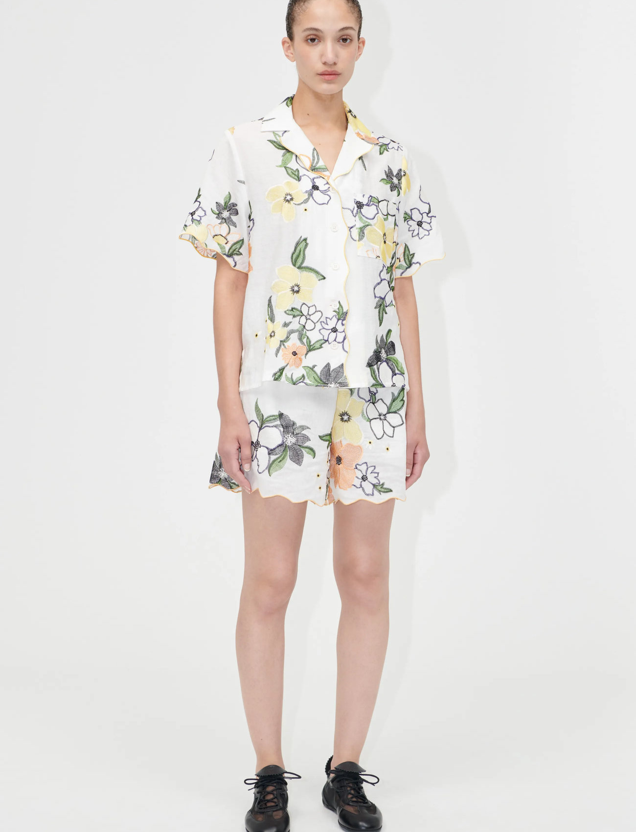 STINE GOYA 2133 Tencel, Scalloped Short Sleeve - White - M