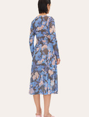 STINE GOYA - Petunia, 1424 Mesh - midi dresses - tie dye purple haze - 3