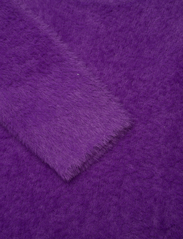 STINE GOYA - Hella, 1656 Printed Fluffy Knit - strikkede kjoler - royal purple - 4