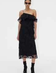 STINE GOYA - Tosca, 1691 Lightweight Organza - midi kjoler - filigran black - 2